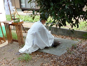 埋井祭の様子