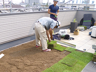 施工の様子 | 屋上庭園