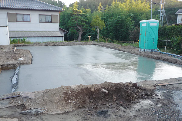 基礎工事の様子／捨てコン